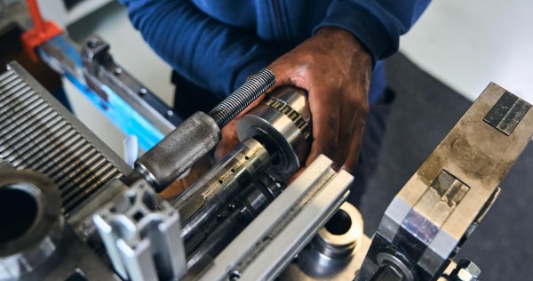 2025_11_10_DrTretter-Auslegung-Toleranzhuelsen_web